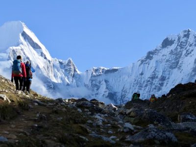 bodies on everest